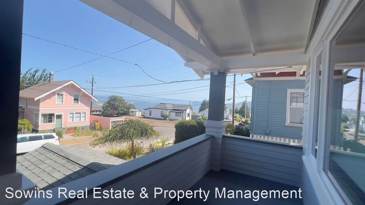 461 Grand Ave - Photo 2 of 27