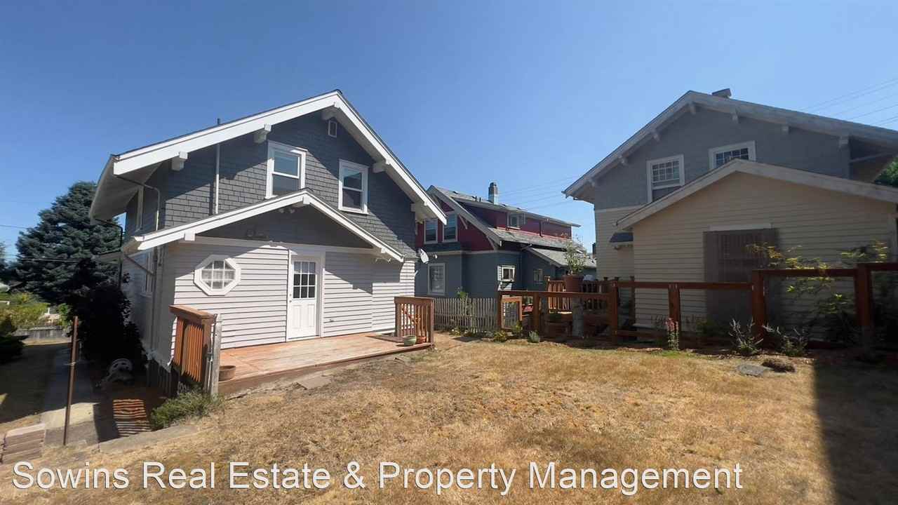 461 Grand Ave - Photo 3 of 27