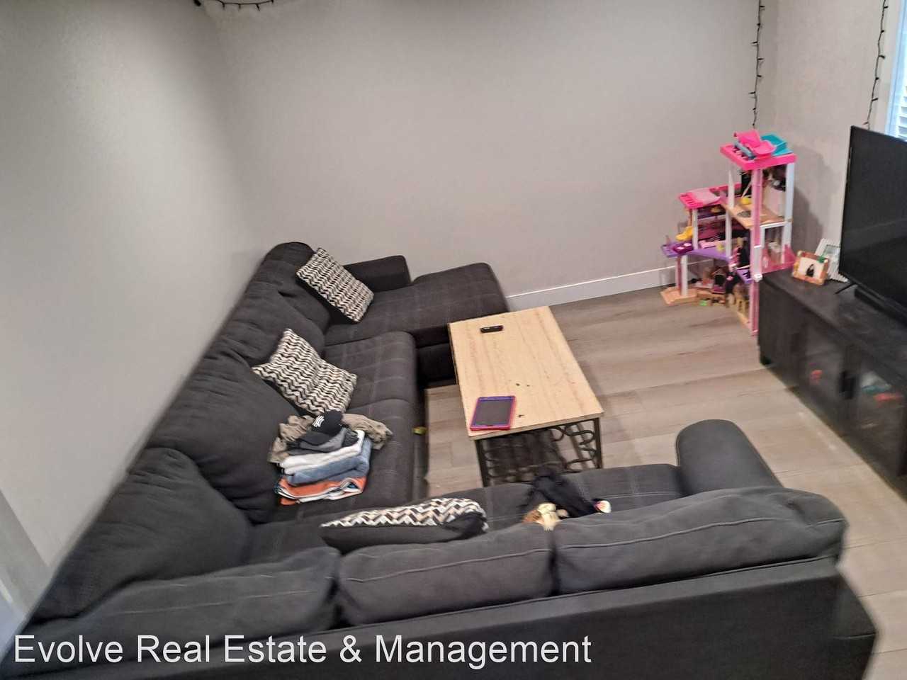 2812 W 1190 N - Photo 2 of 12