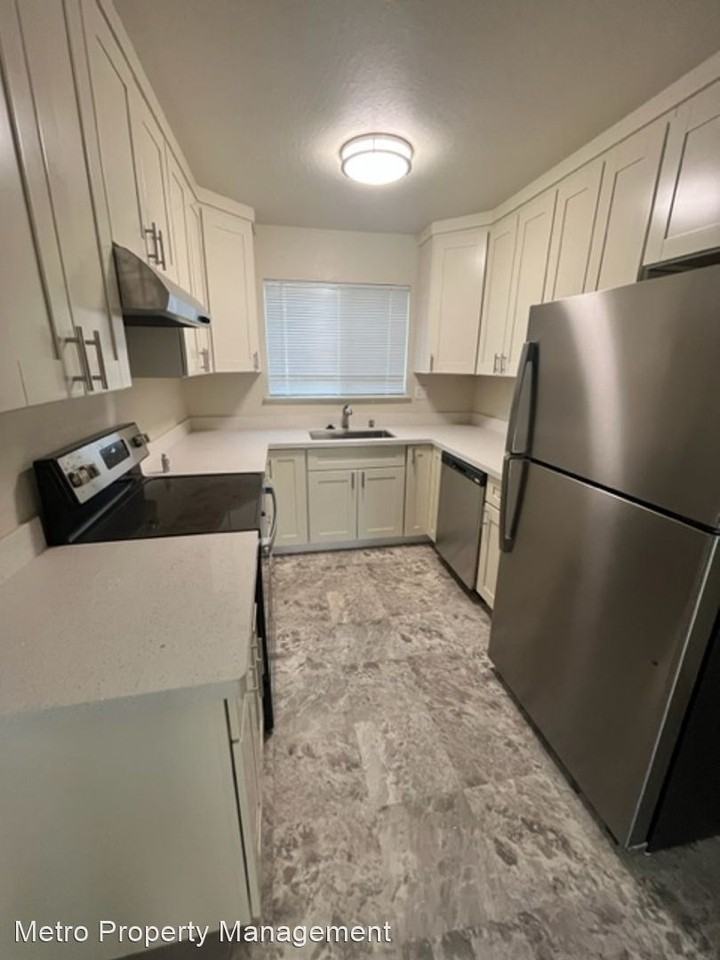 1220 Flora Ave - Photo 2 of 3