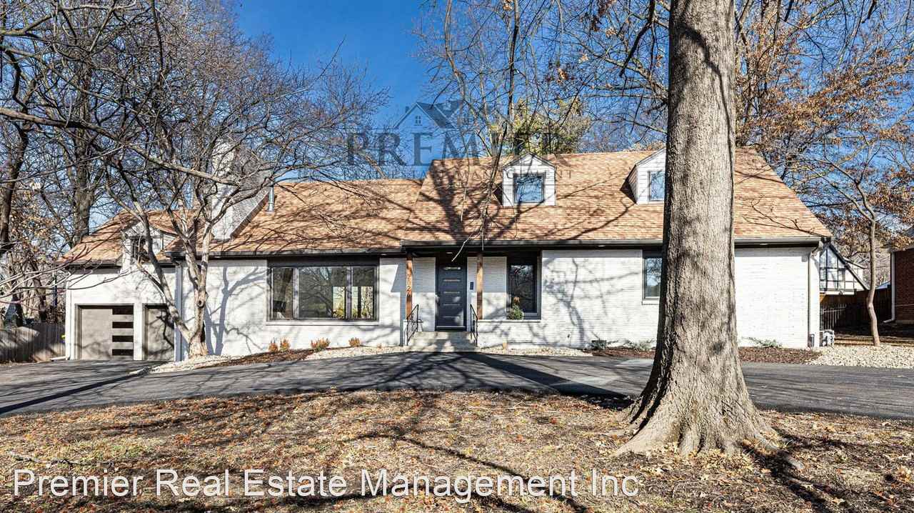 2026 W 63rd St - Photo 3 of 50