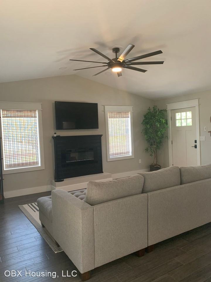 2019 Phoebus St - Photo 2 of 8