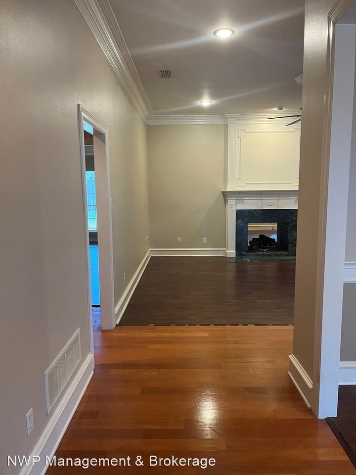 3412 Pebblebrook Dr - Photo 2 of 16