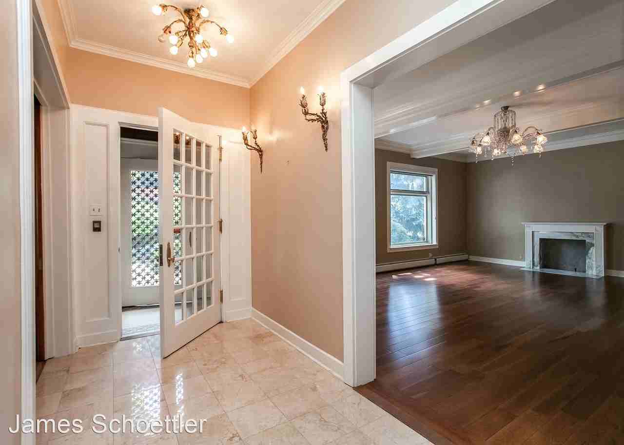 901 Pennsylvania Street - Photo 2 of 8