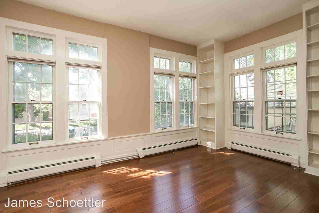 901 Pennsylvania Street - Photo 3 of 8