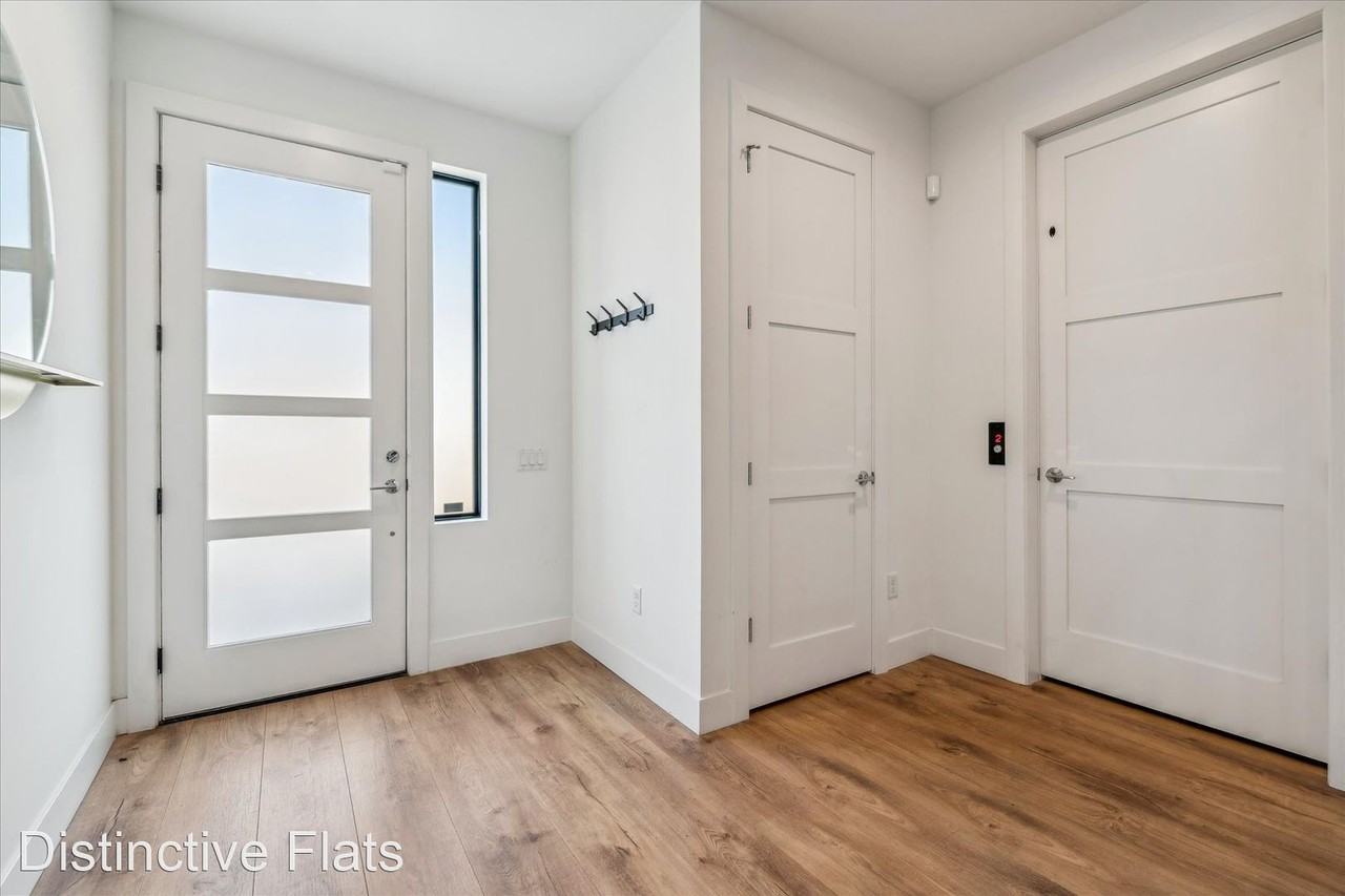 4294 E 8th Pl - Photo 2 of 24