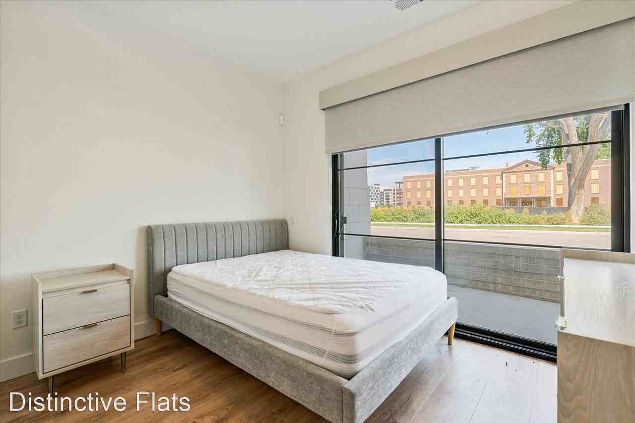 4294 E 8th Pl - Photo 3 of 24