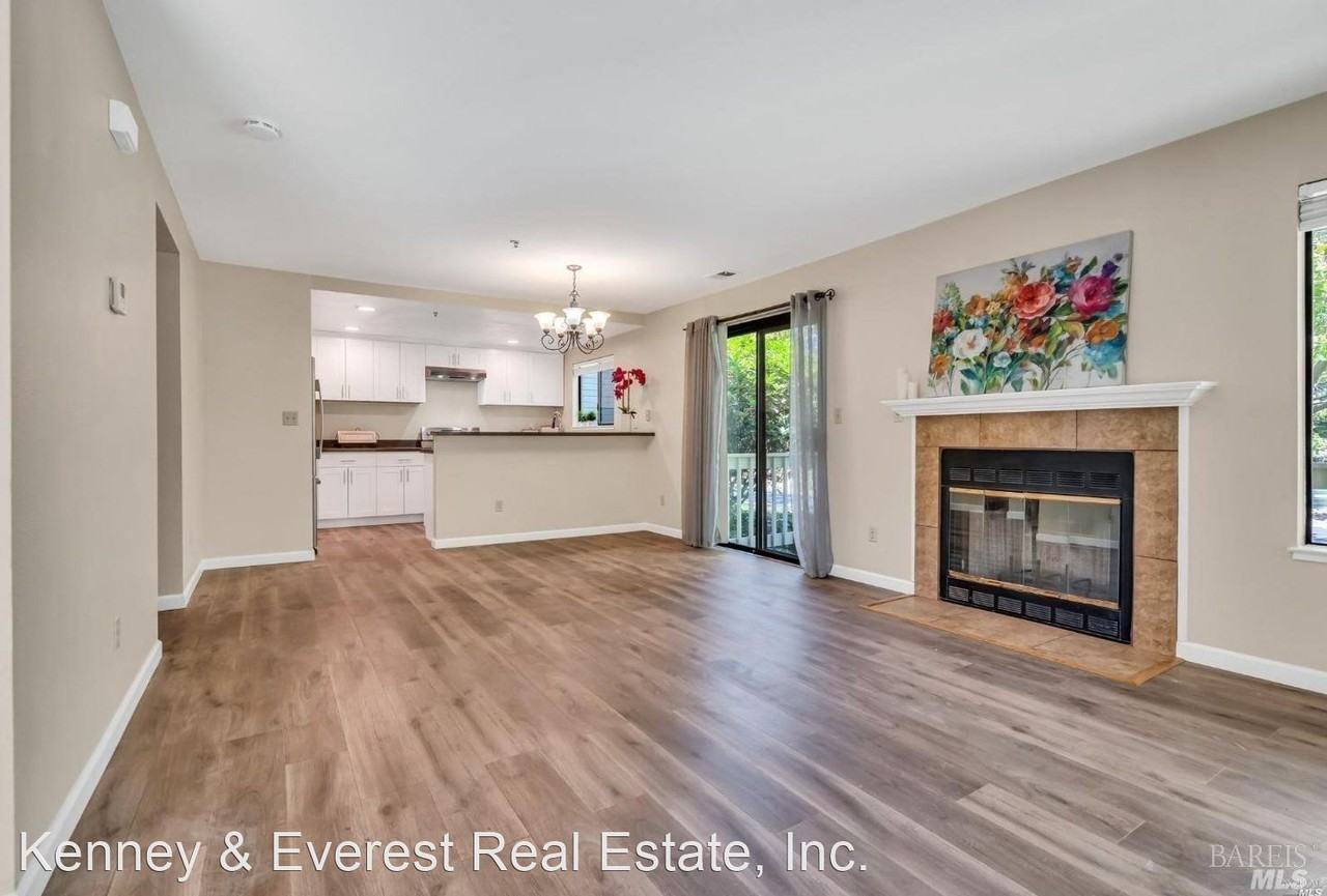 306 Wildrose Cir - Photo 2 of 36