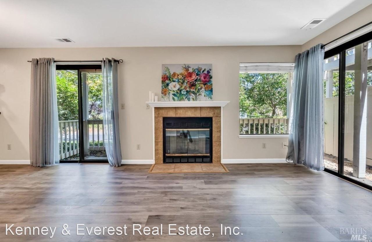 306 Wildrose Cir - Photo 3 of 36