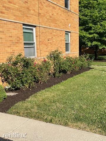 8 Bradley Ave #11 - Photo 2 of 5