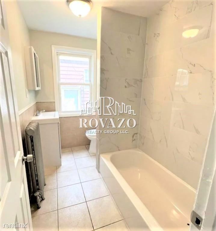 229 Alexander St - Photo 3 of 8