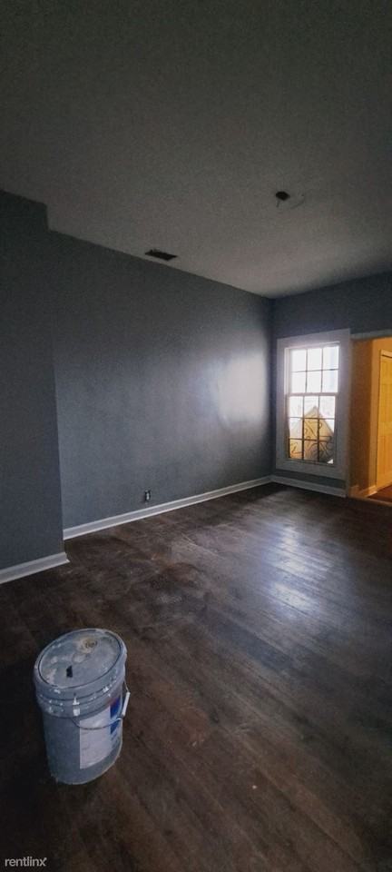 2612 Quantico Ave Rm 6 - Photo 2 of 12