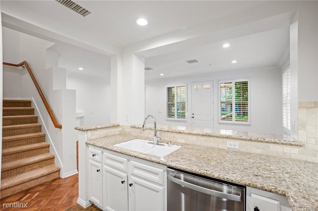 121 Danbrook - Photo 3 of 10