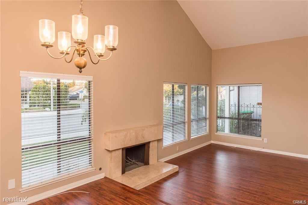 981 Begonia Ave - Photo 2 of 11