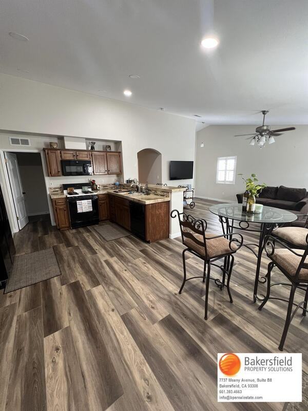 4809 Independence Ct - Photo 2 of 8