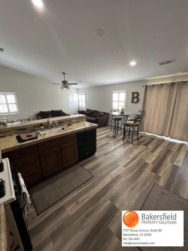 4809 Independence Ct - Photo 3 of 8