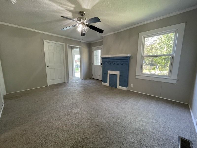 312 Prince St - Photo 3 of 16