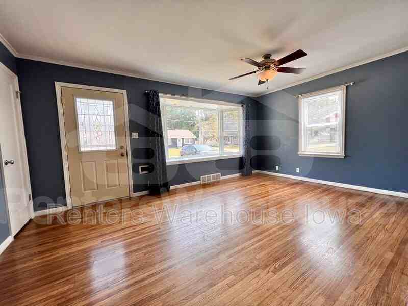 3846 48th Pl - Photo 2 of 18