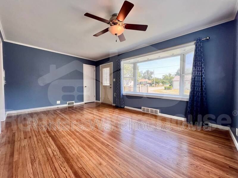 3846 48th Pl - Photo 3 of 18