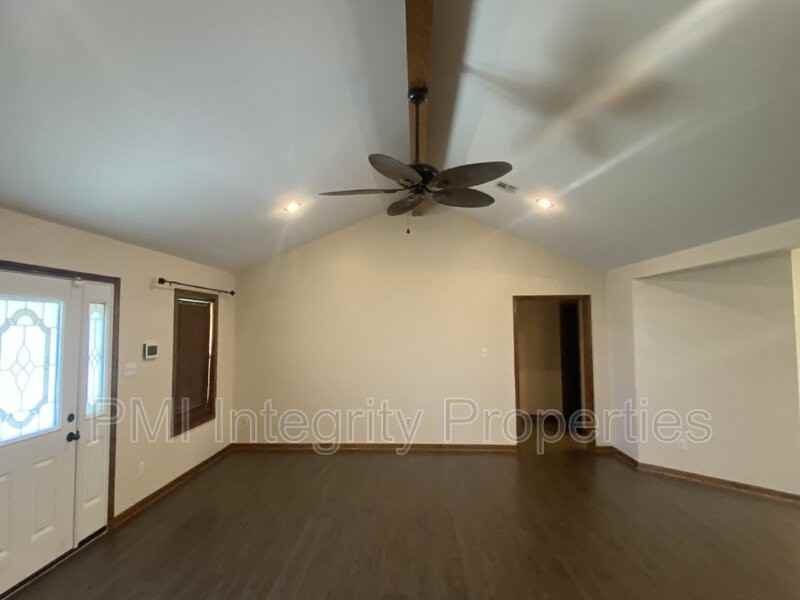 301 Equipment Ln - Photo 2 of 31
