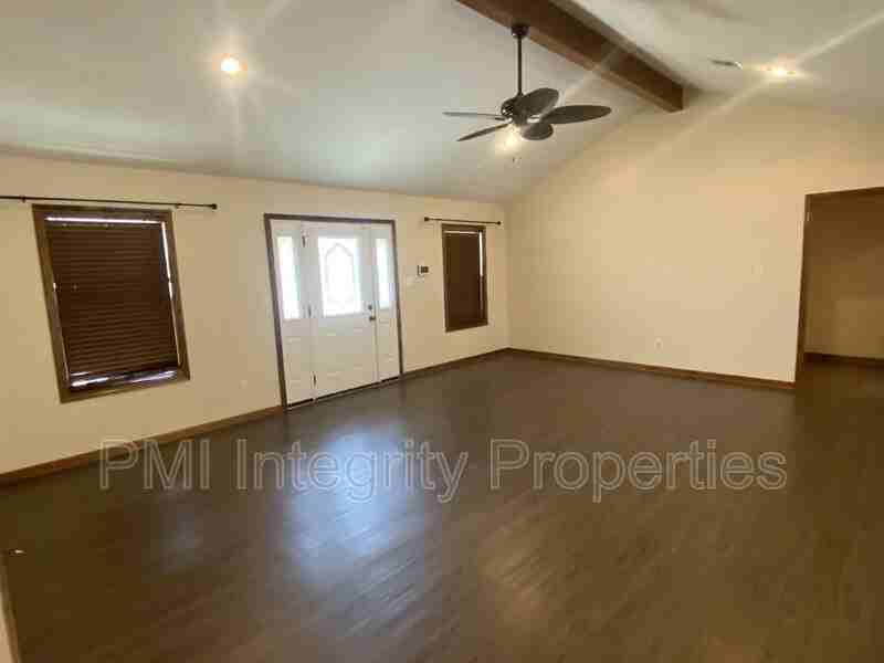 301 Equipment Ln - Photo 3 of 31