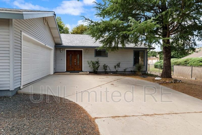 1210 N Buena Vis E - Photo 3 of 33