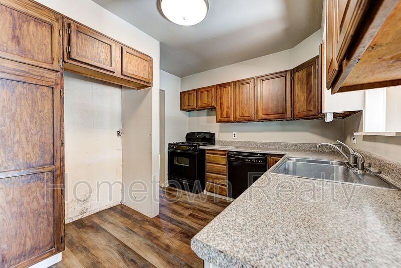 7105 Nw 43rd St - Photo 6 of 24