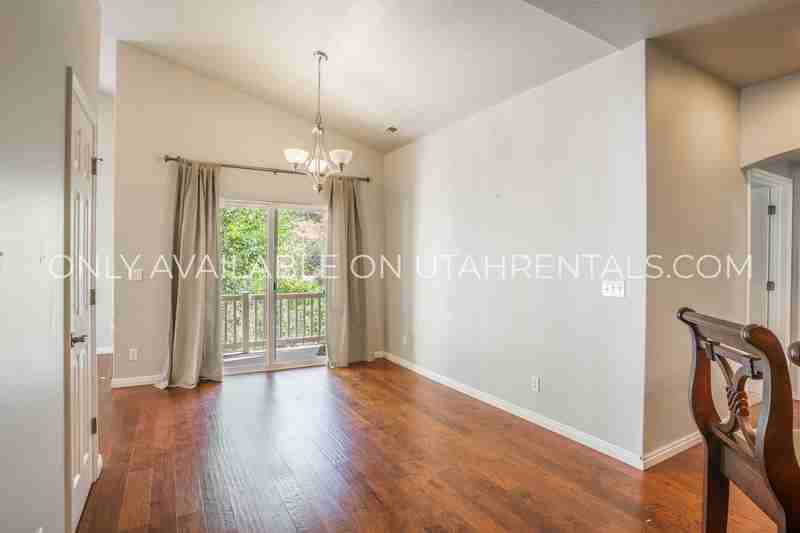 1061 Canyon Meadow Dr #2 - Photo 5 of 28