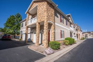 featured image of 1052 Canyon Meadow Dr #3
