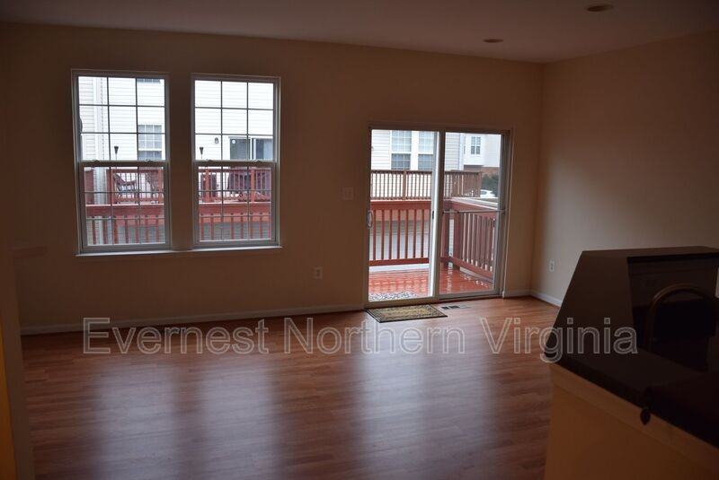 46240 Milthorn Ter - Photo 2 of 12