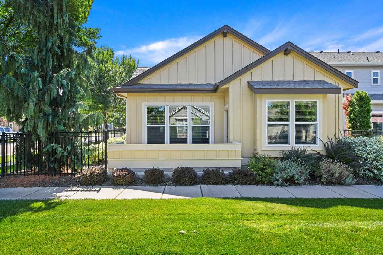 2748 East Ragusa Lane - Photo 3 of 21