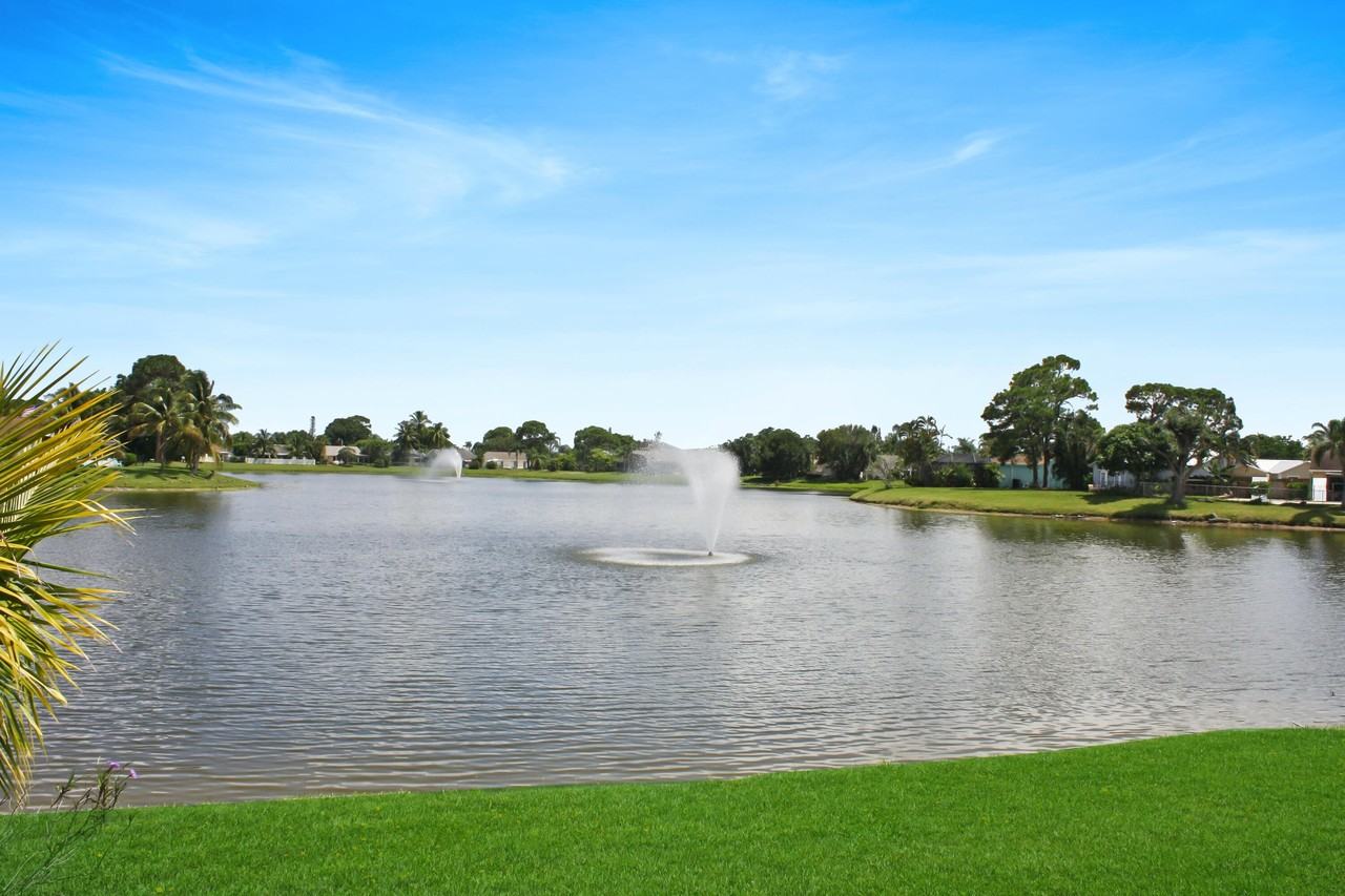 703 Stonewood Ct #16B - Photo 5 of 12