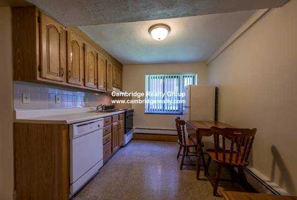 2 Brattle Dr #7 - Photo 4 of 10