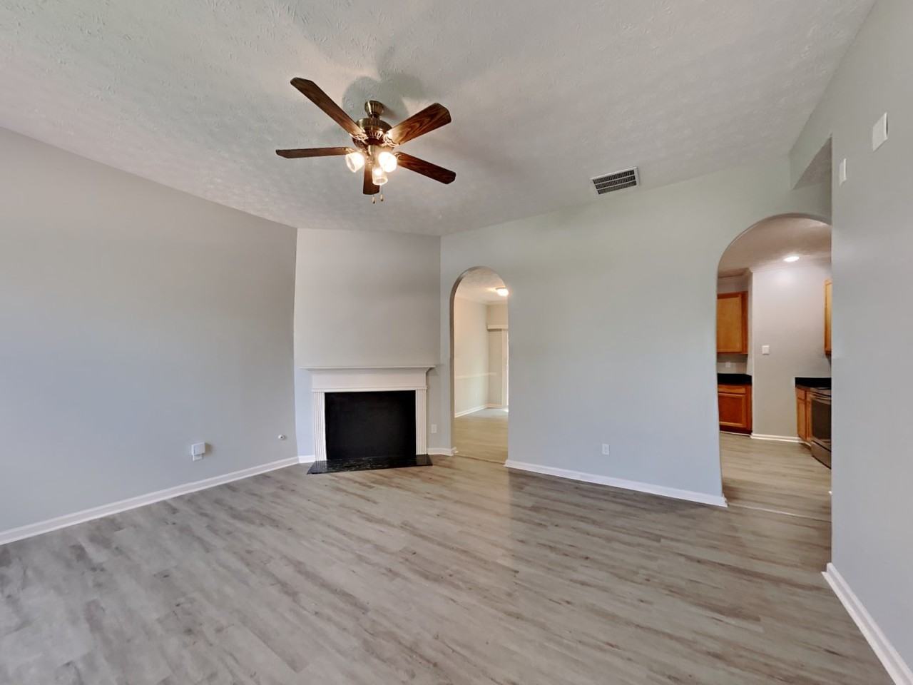 733 Terrace Trl - Photo 3 of 21