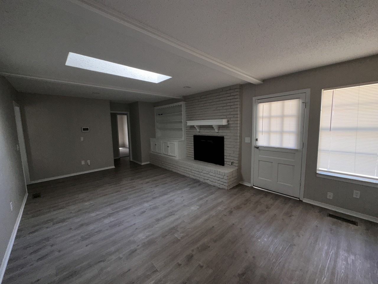 2209 Nw 118th St - Photo 2 of 11