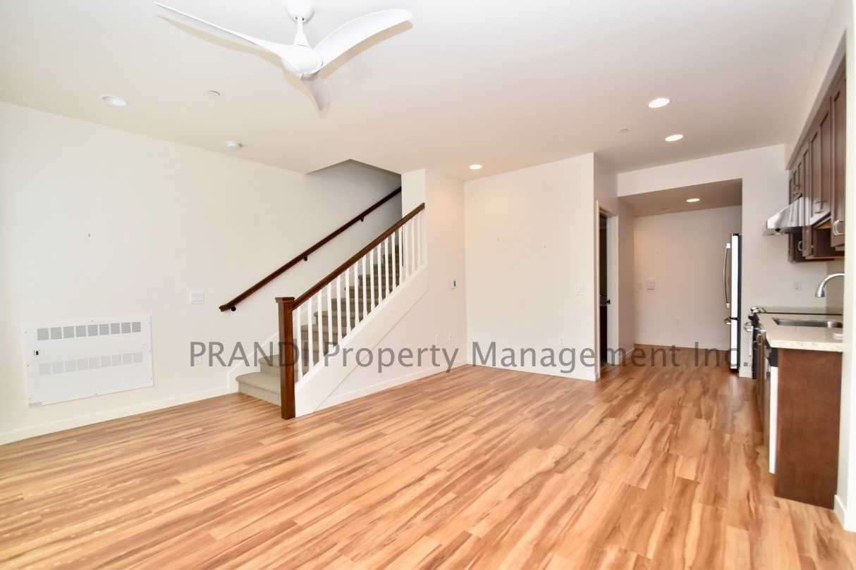 107 G St - Photo 2 of 10