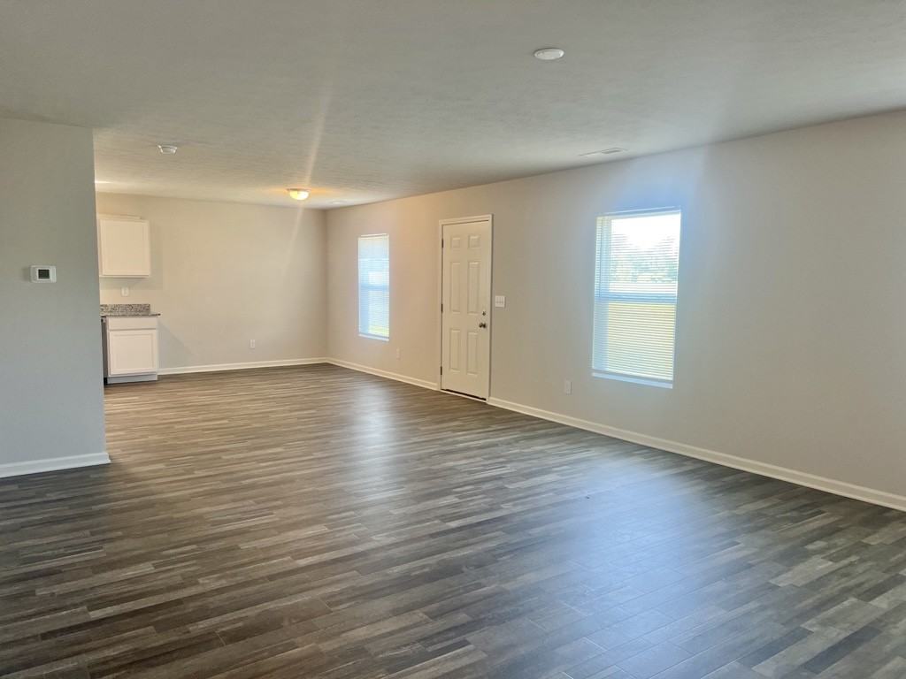 2800 W Kings Canyon Rd - Photo 2 of 18