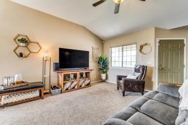 1300 N Glancey St - Photo 3 of 20