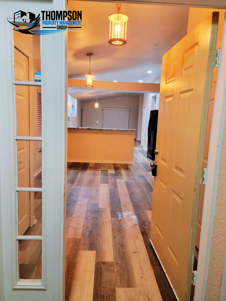 11573 Hammocks Glade Dr - Photo 4 of 17