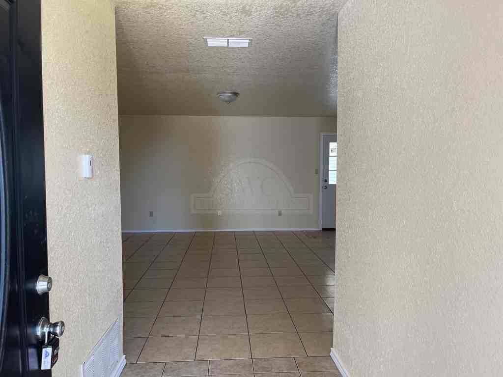 2005 Agate Dr - Photo 2 of 27