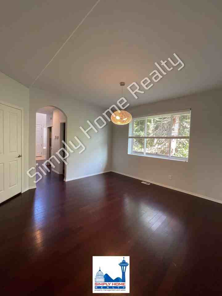 5239 55th Ave Se - Photo 7 of 30