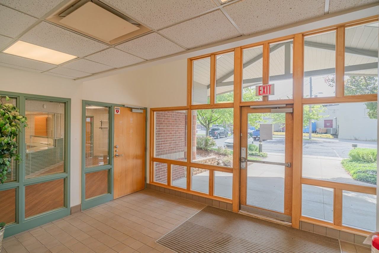 200 N Maple St - Photo 2 of 17