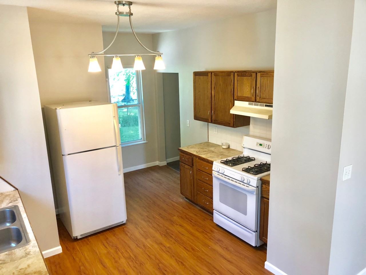 1114 N Sheridan St - Photo 3 of 10