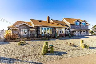 23 Harborside Dr W - Photo 1 of 1