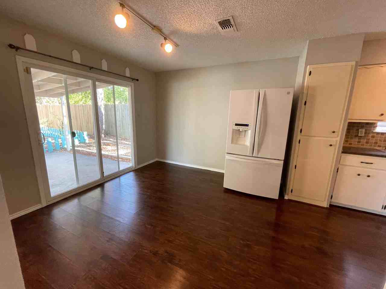 412 Blue Valley Dr #1 - Photo 3 of 11