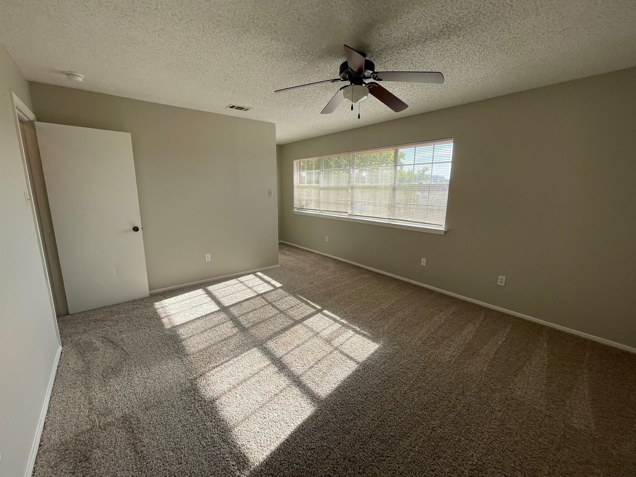 412 Blue Valley Dr #1 - Photo 6 of 11