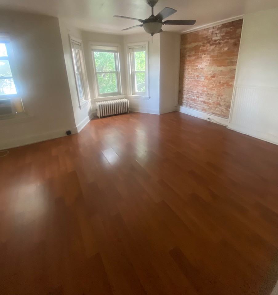 1413 N Harrison St #3 - Photo 2 of 8