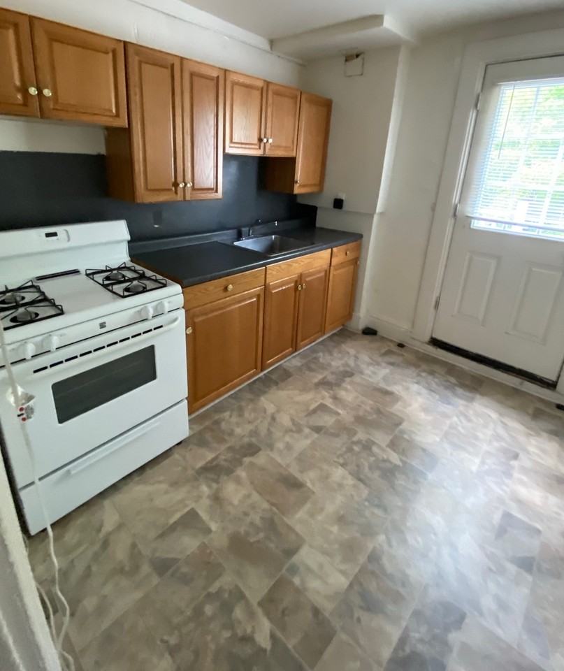 1413 N Harrison St #3 - Photo 4 of 8