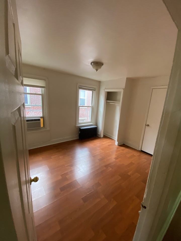 1413 N Harrison St #3 - Photo 6 of 8