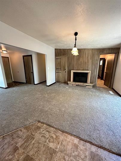 1108 S Oaklawn Dr - Photo 2 of 12